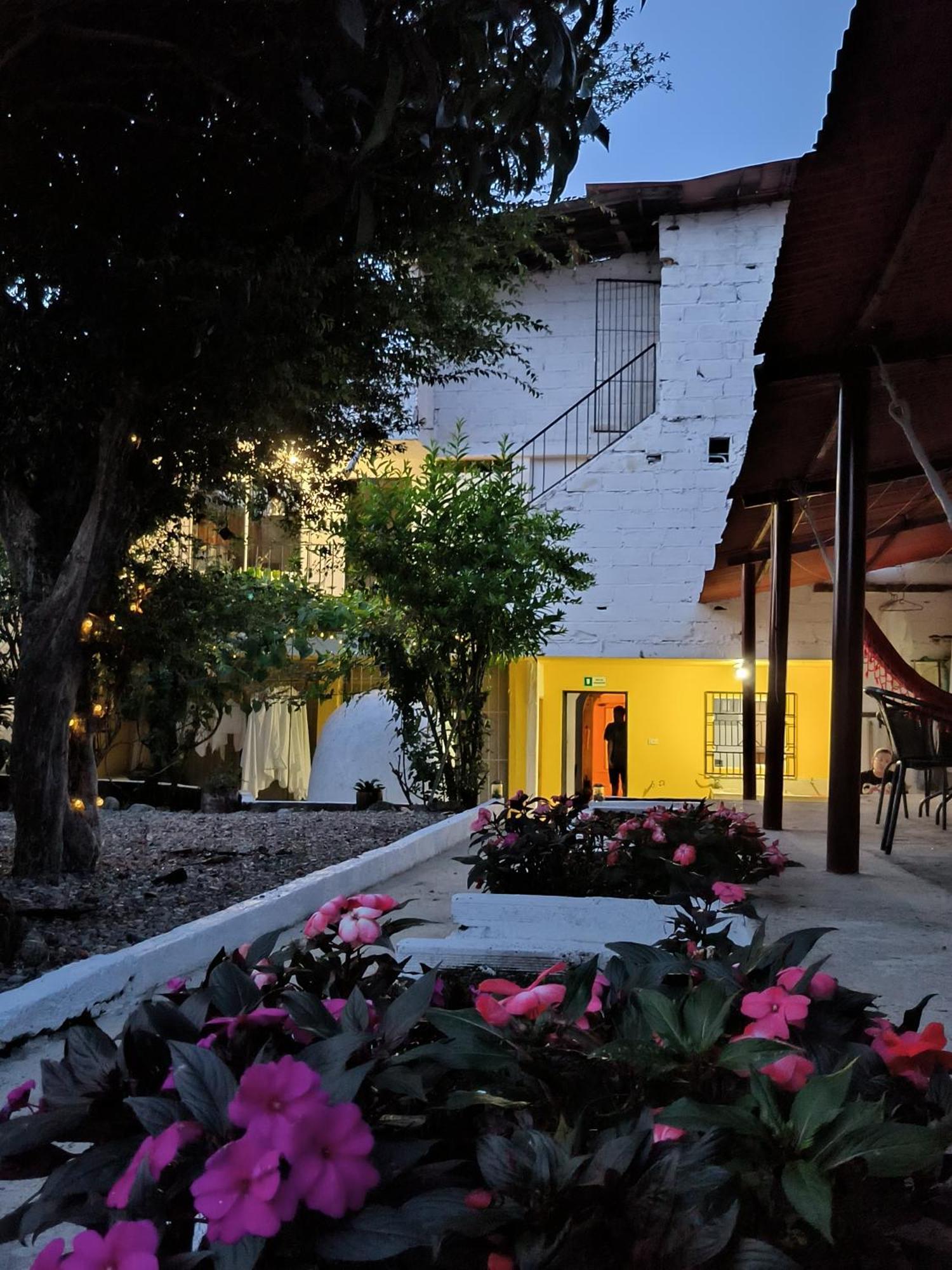 Magic Jardin Hostel - Patio, Balcony & Rooftop 외부 사진